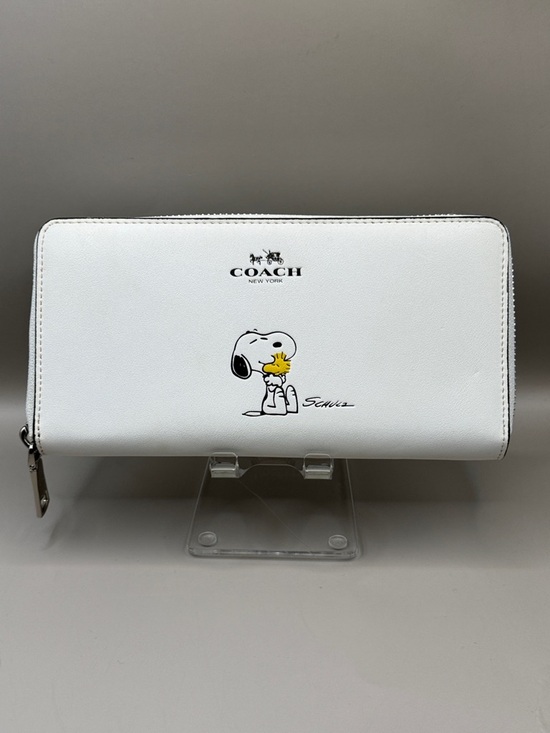 Coach Handbags - Coach x Peanuts Snoopy Accordion Zip Leather Wallet
